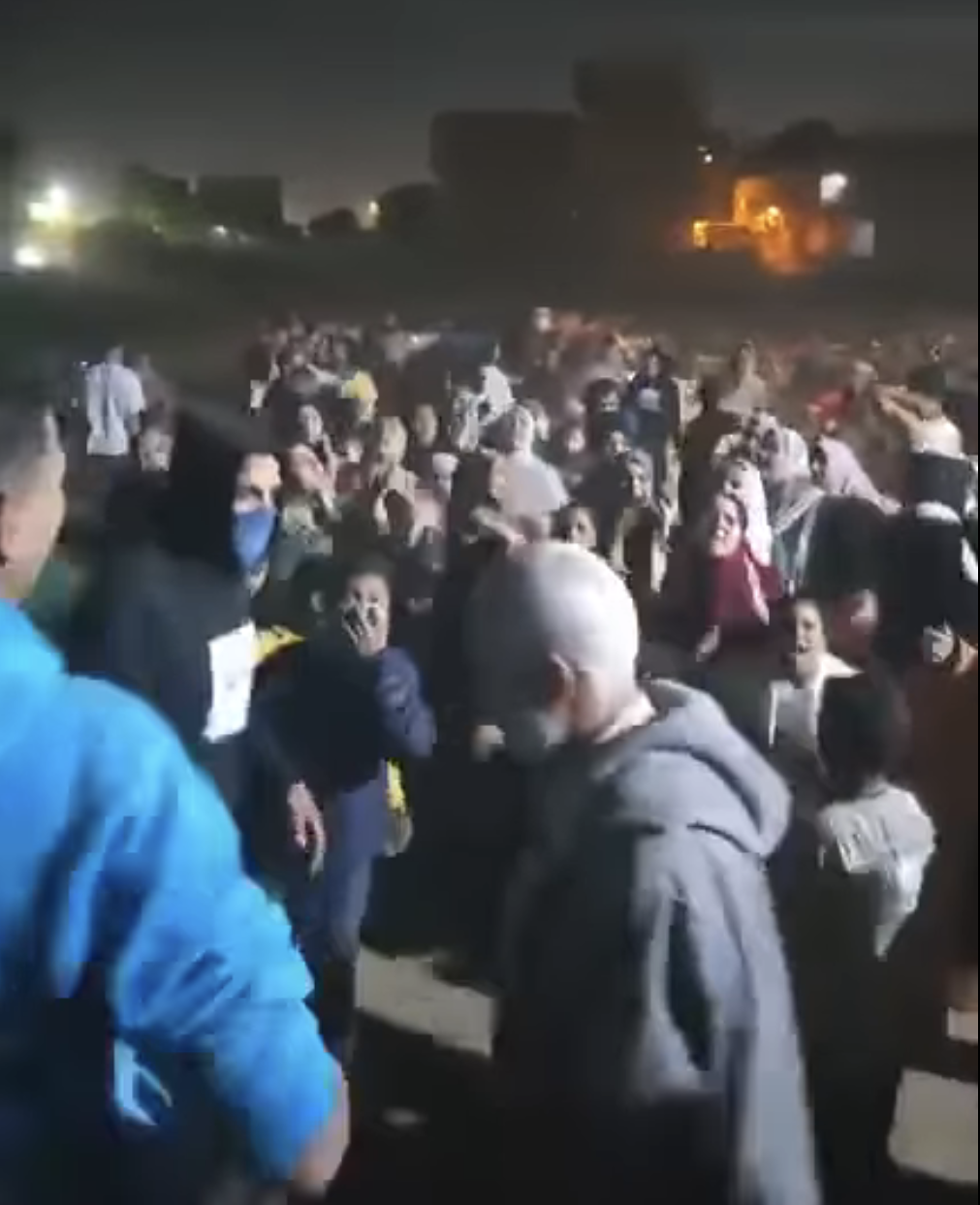 Police detain 7 residents of Warraq island, assaults residents protesting against island’s siege